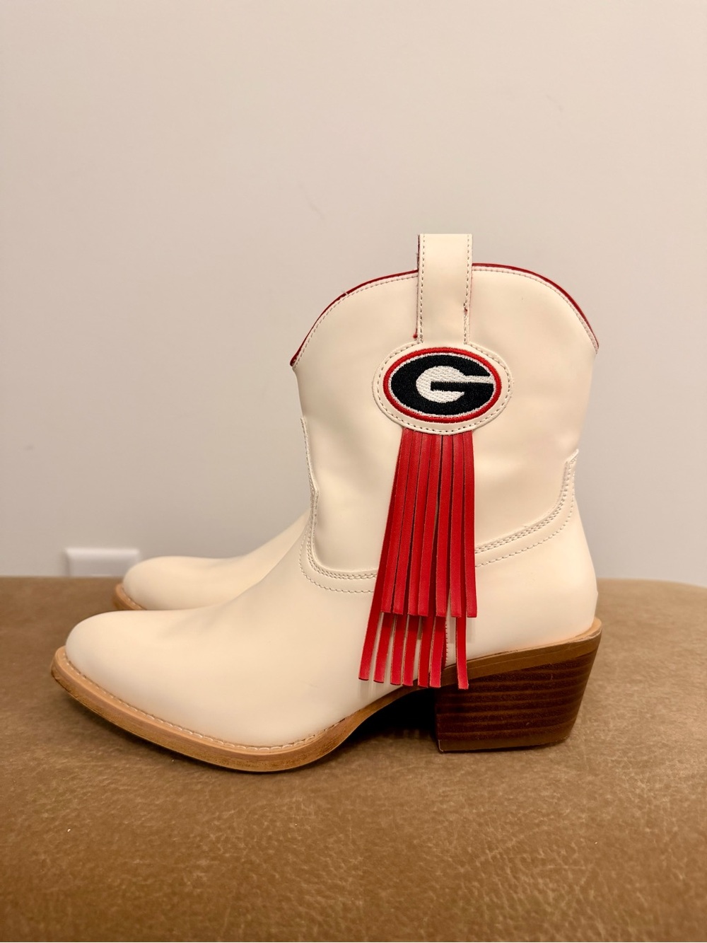 NWT V by Vaccari University of Georgia Women’s Boots - Size 7